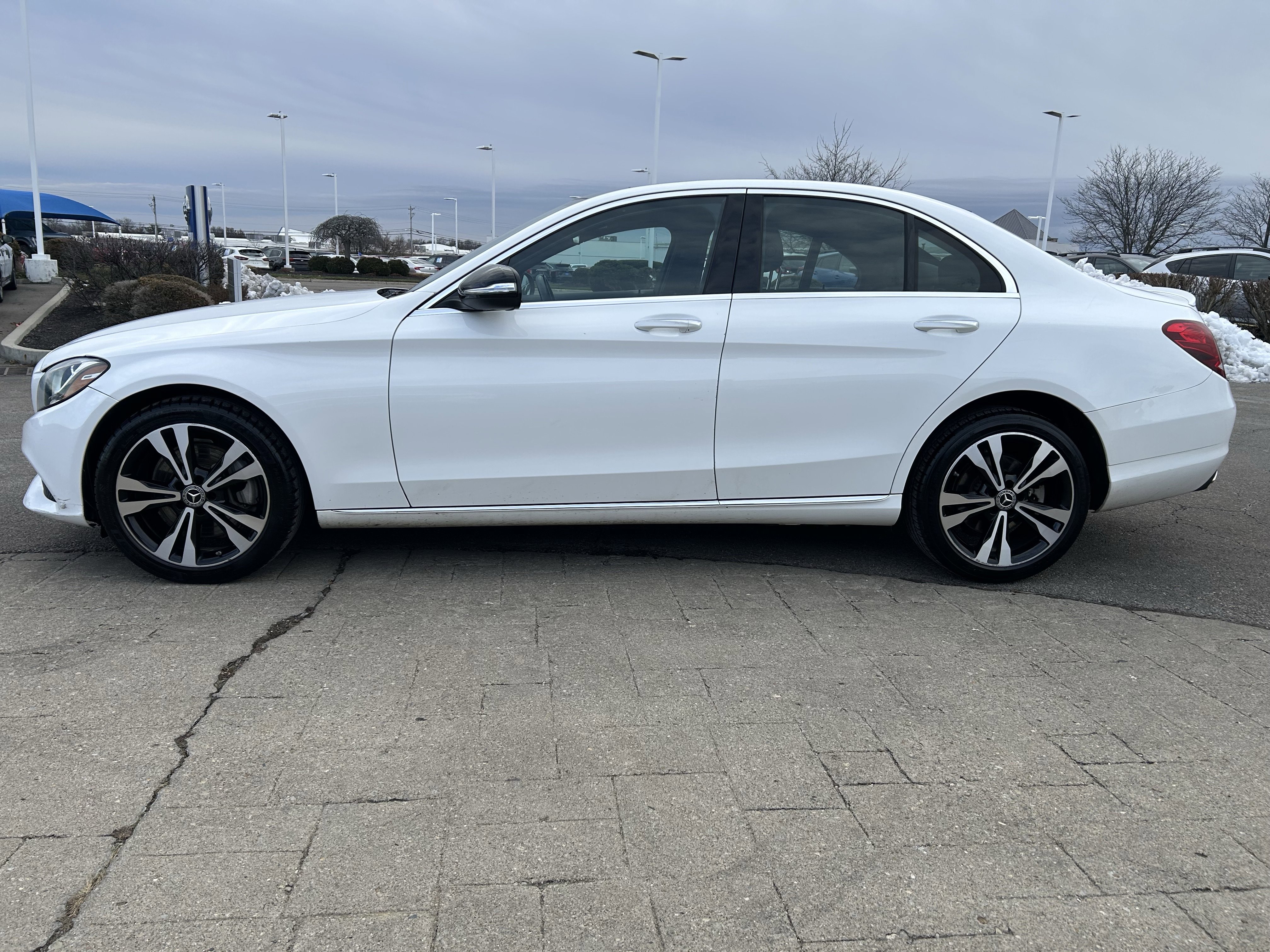 Used 2018 Mercedes-Benz C 300 4MATIC Sedan image 4
