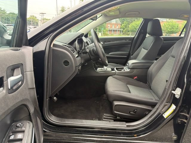 Used 2023 Chrysler 300 Touring w/ Sport Appearance Package AWD/4WD image 13