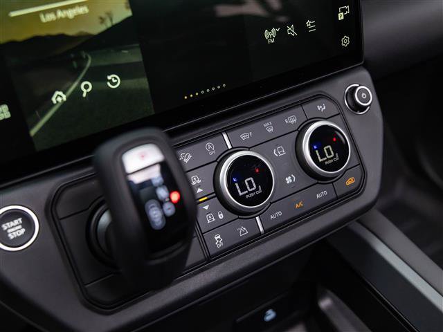 New 2026 Land Rover Defender 110 X-Dynamic SE AWD/4WD image 28