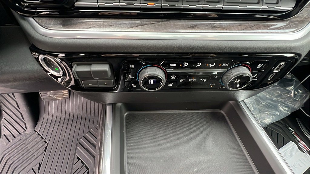 New 2026 Chevrolet Silverado 2500 LTZ w/ LTZ Convenience Package image 31