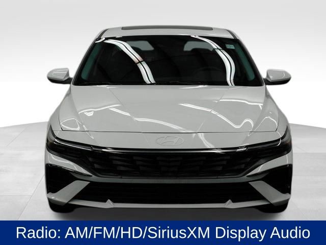 Certified 2025 Hyundai Elantra SEL image 3