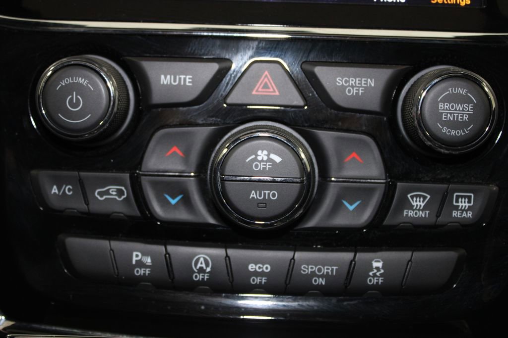 Used 2021 Jeep Grand Cherokee Limited image 48