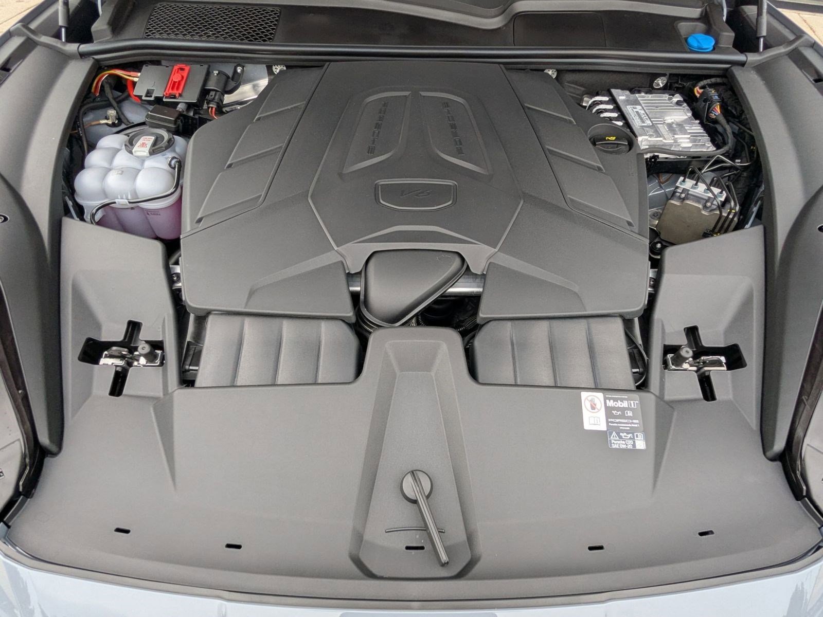 New 2026 Porsche Cayenne Coupe image 28