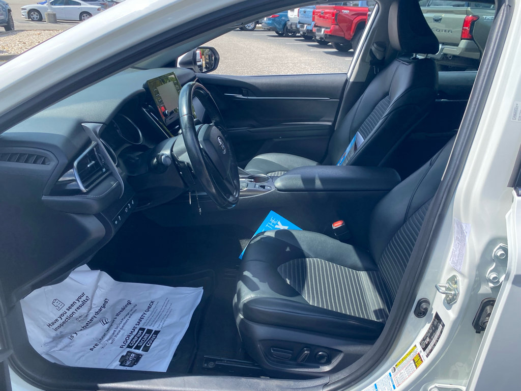 Used 2022 Toyota Camry SE image 5