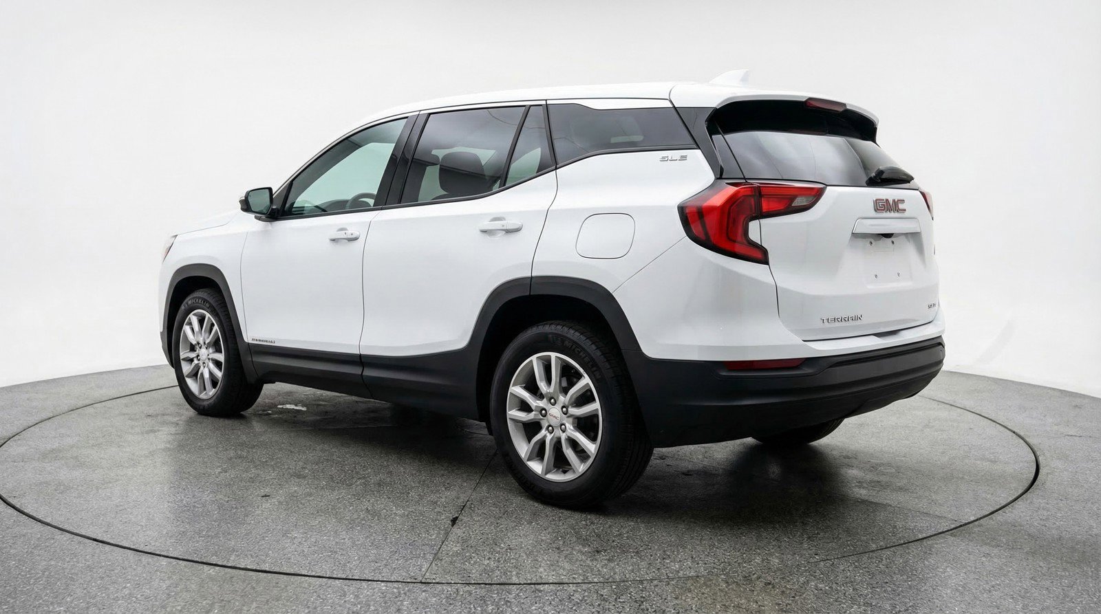 Used 2024 GMC Terrain SLT image 6
