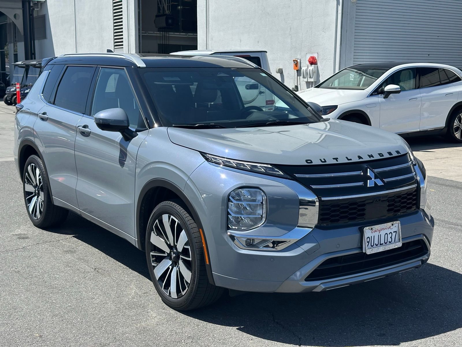 Used 2025 Mitsubishi Outlander SEL image 7