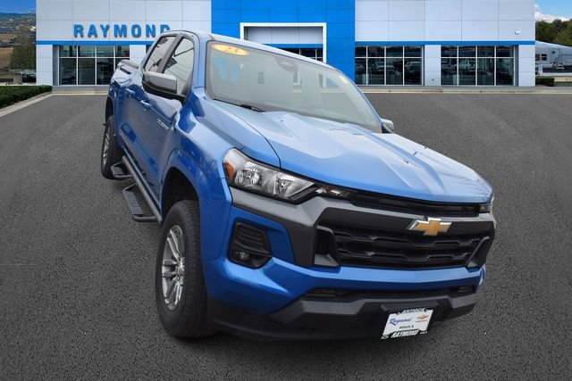 Used 2023 Chevrolet Colorado LT w/ LT Convenience Package II image 9
