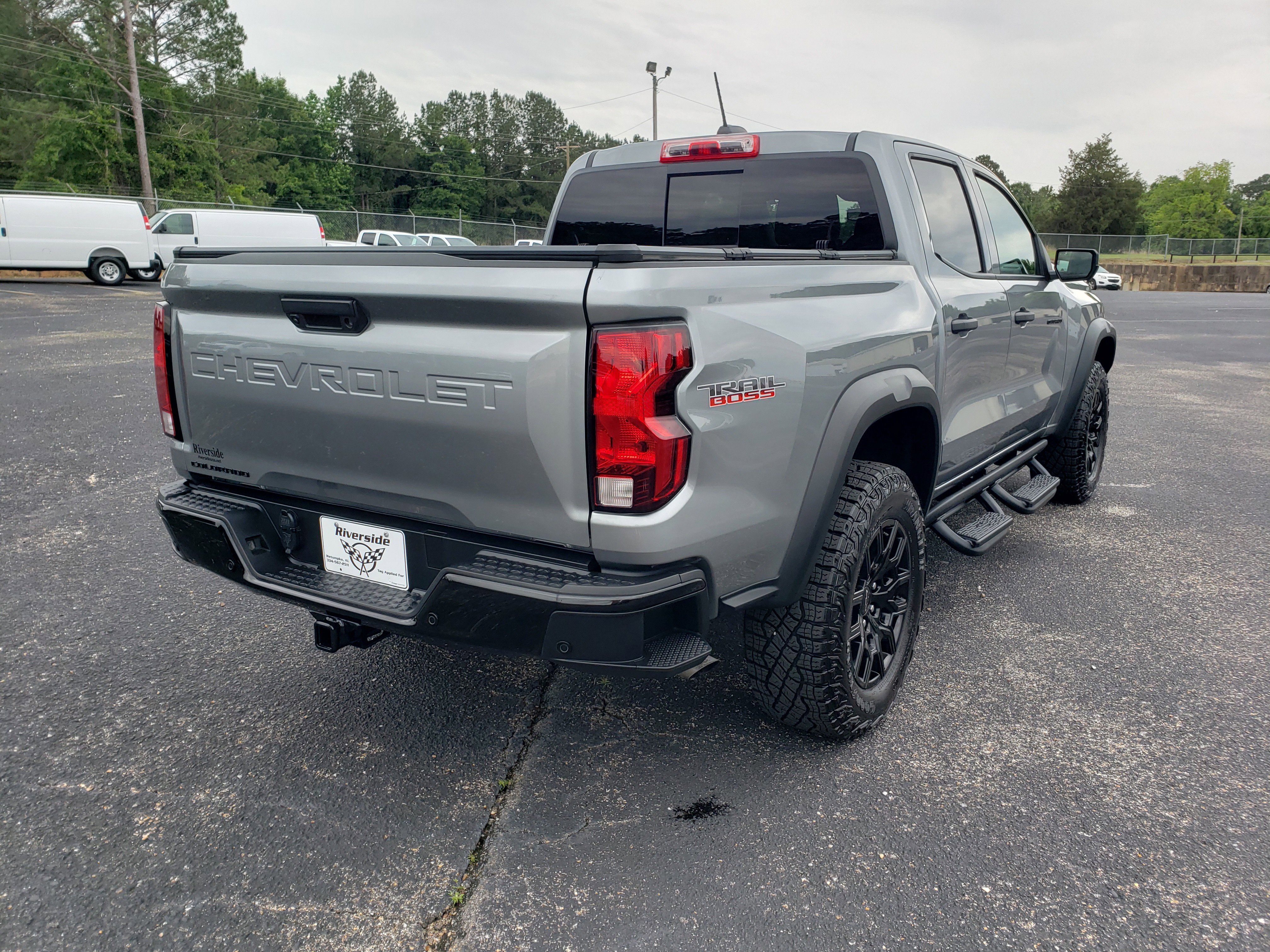 Used 2025 Chevrolet Colorado Trail Boss AWD/4WD image 3