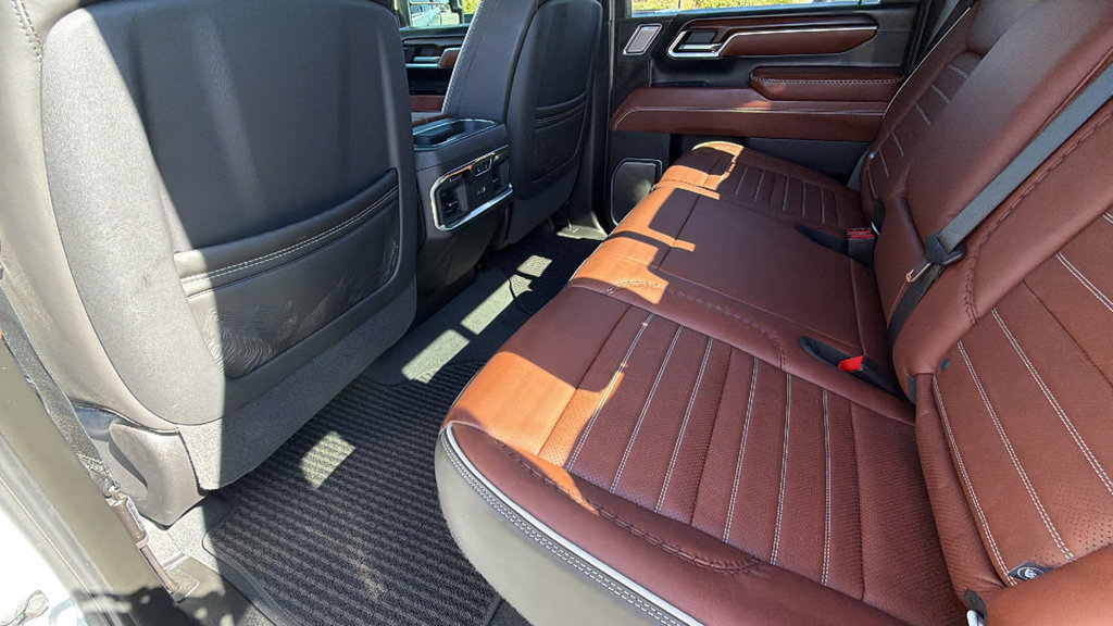 Used 2025 GMC Sierra 3500 Denali Ultimate AWD/4WD image 24