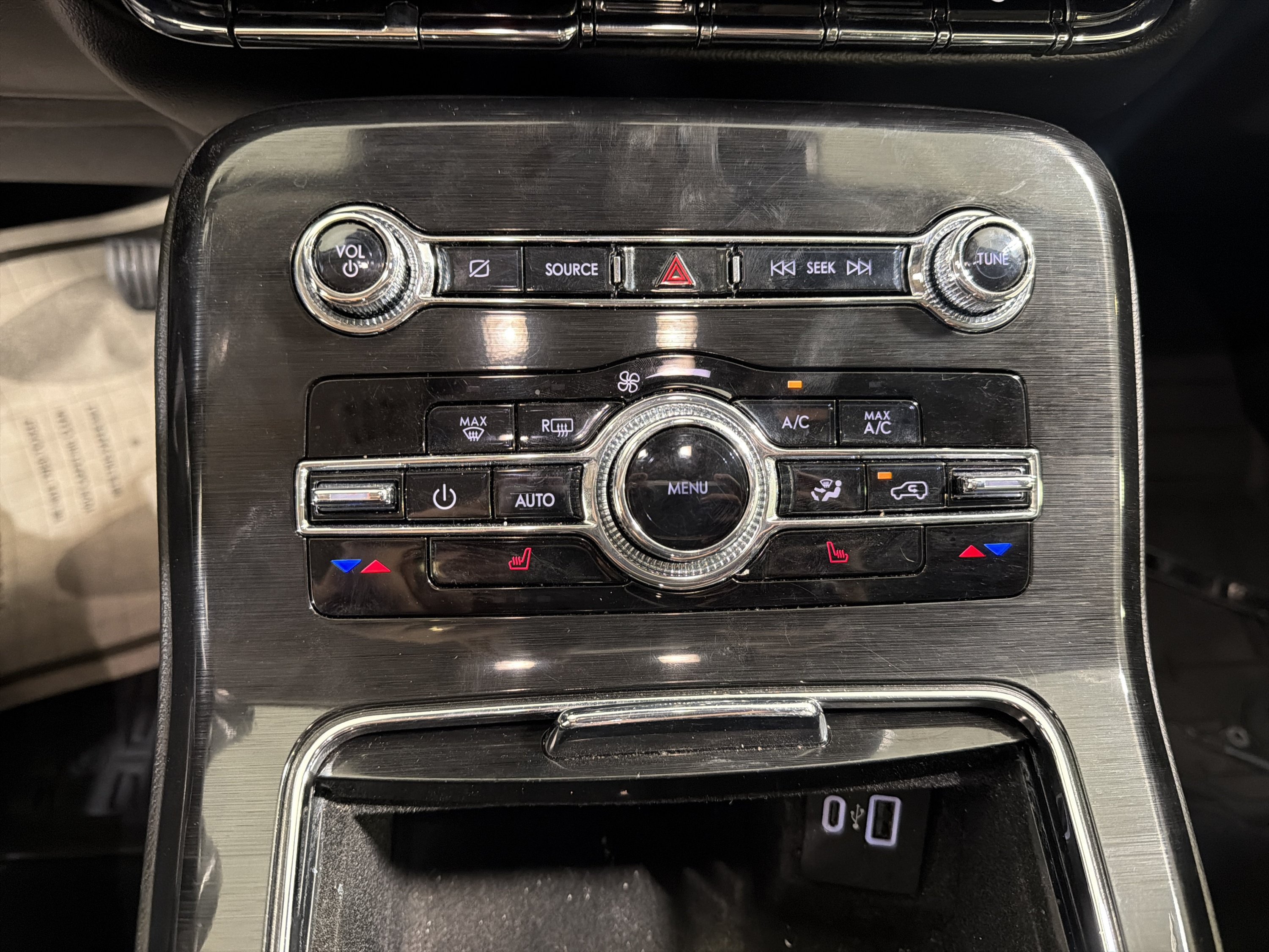 Used 2023 Lincoln Nautilus FWD w/ Premium Package image 17