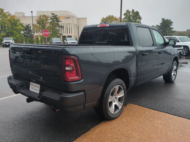New 2026 RAM 1500 Express AWD/4WD image 4