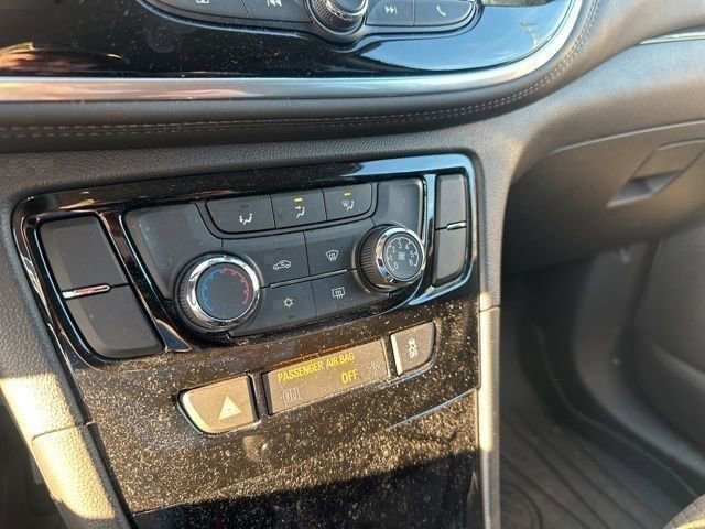 Used 2022 Buick Encore Preferred w/ Safety Package image 29