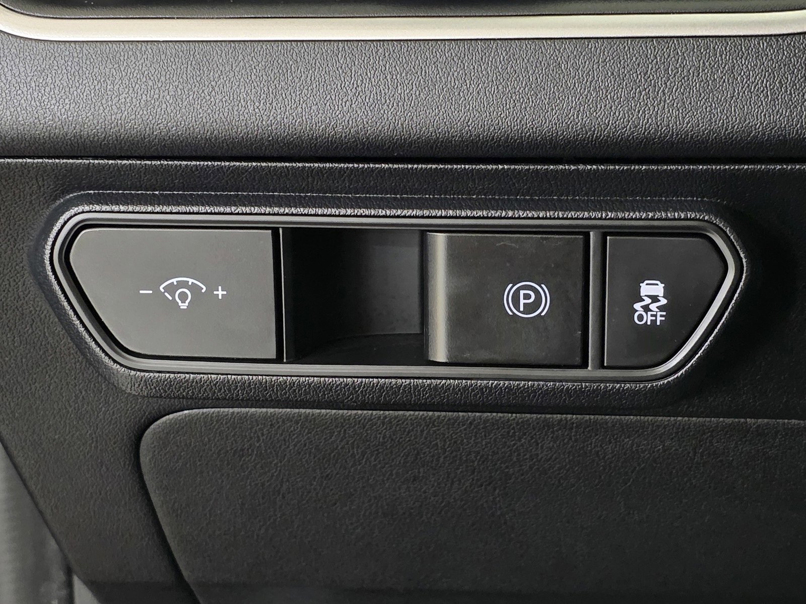 Used 2025 Kia K4 LXS image 32