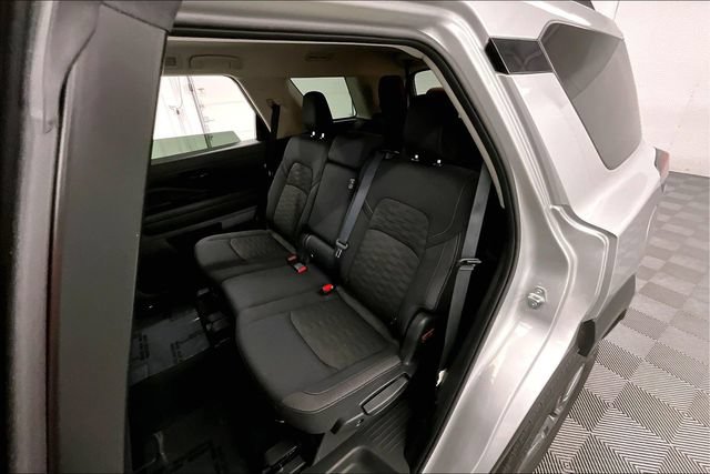 Used 2025 Nissan Pathfinder SV FWD image 23