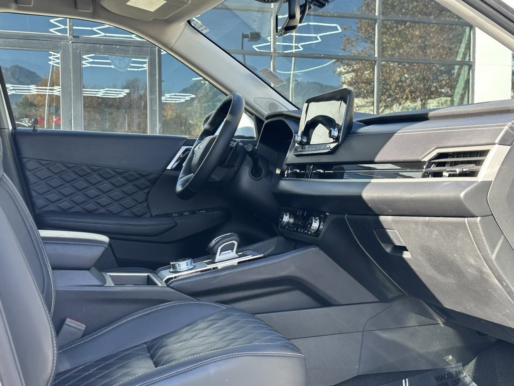 Used 2024 Mitsubishi Outlander SEL image 25