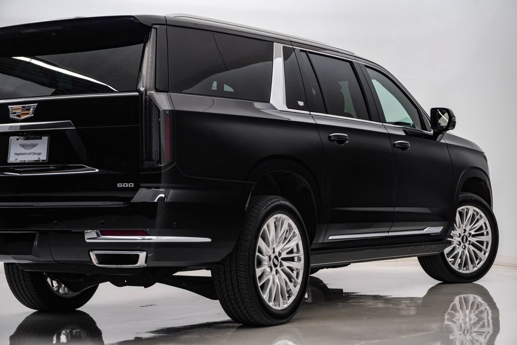Used 2026 Cadillac Escalade ESV Luxury w/ LPO, Floor Liner Package AWD/4WD image 10