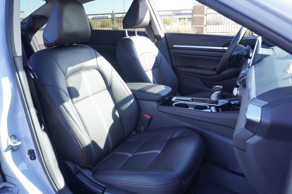 Certified 2025 Nissan Altima 2.5 SR image 12