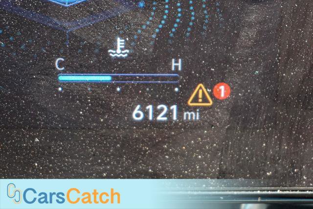 Used 2025 Hyundai Elantra SEL image 32