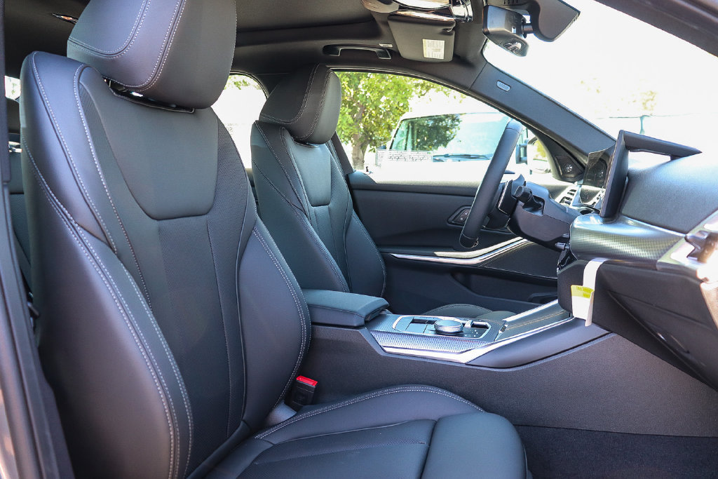 New 2026 BMW 330i Sedan w/ Convenience Package RWD image 16