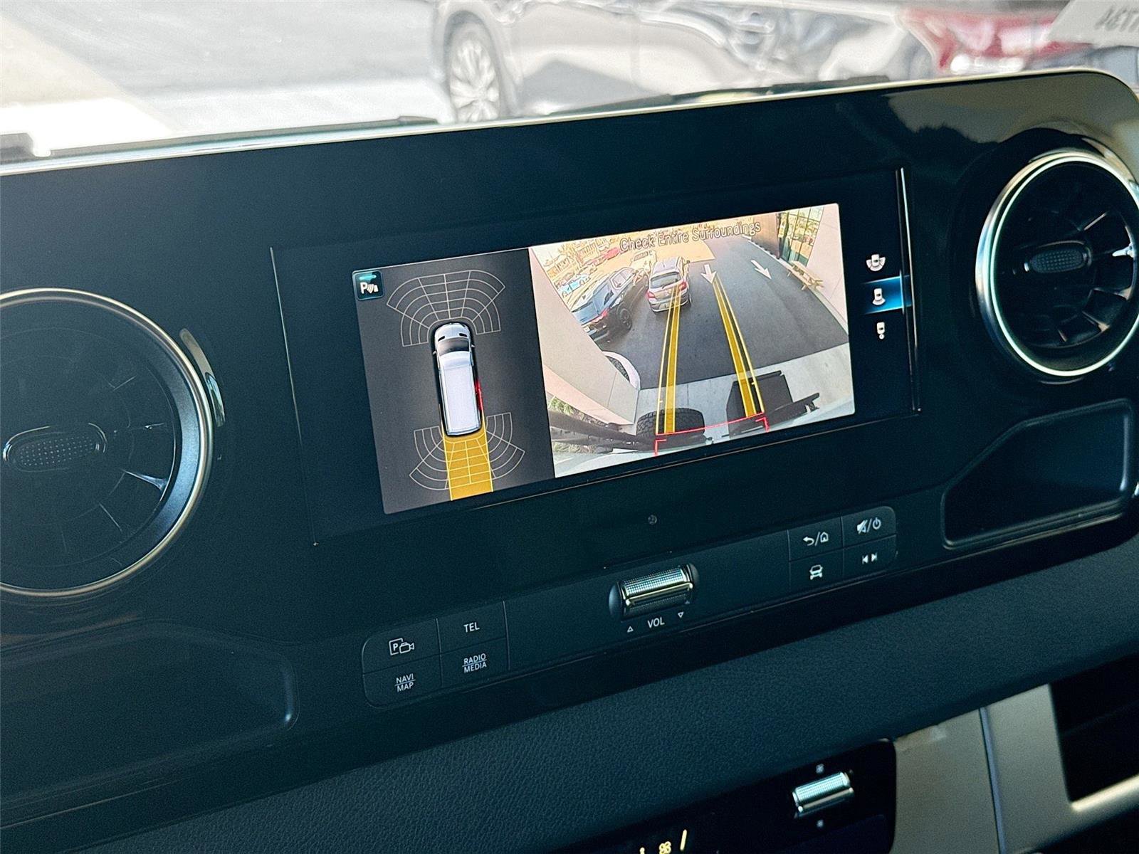 Used 2023 Mercedes-Benz Sprinter 2500 image 13