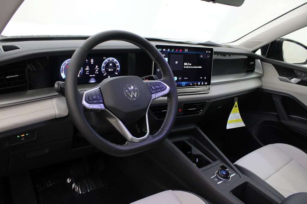 New 2026 Volkswagen Tiguan SE FWD image 15