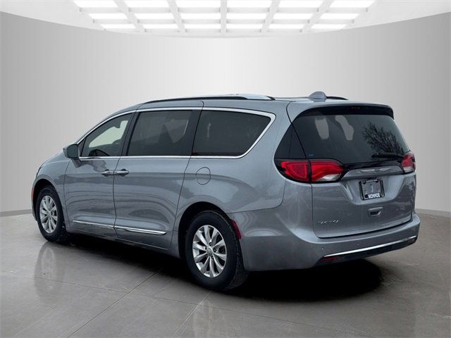 Certified 2019 Chrysler Pacifica Touring-L image 5