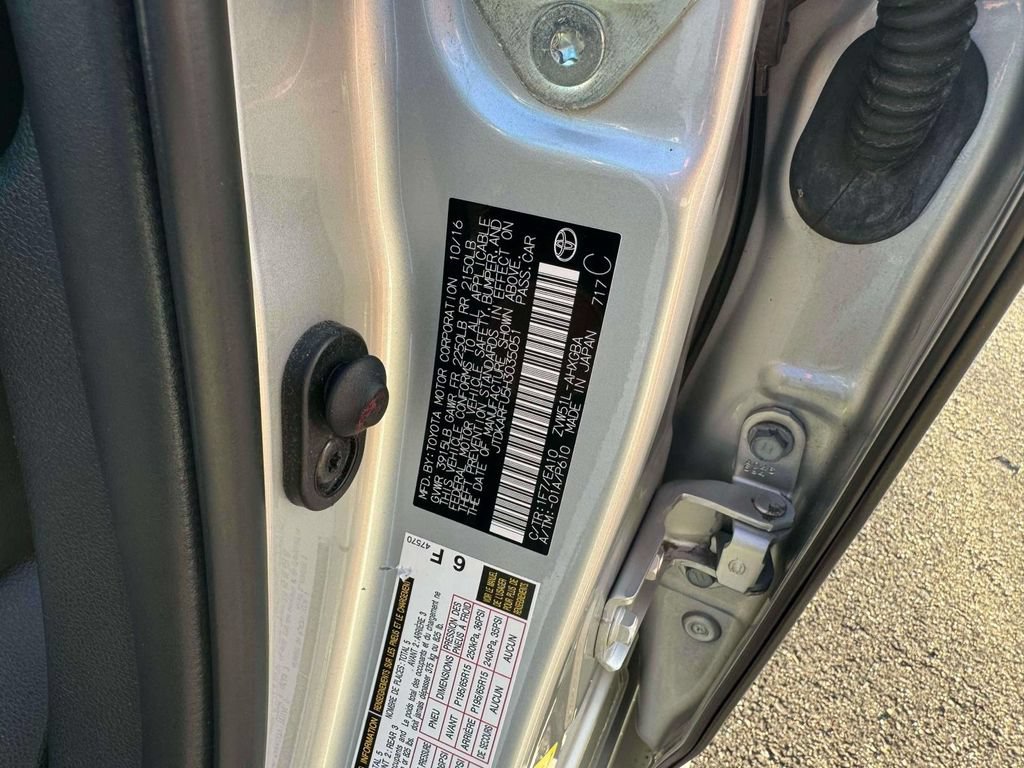 Used 2017 Toyota Prius Four FWD image 15