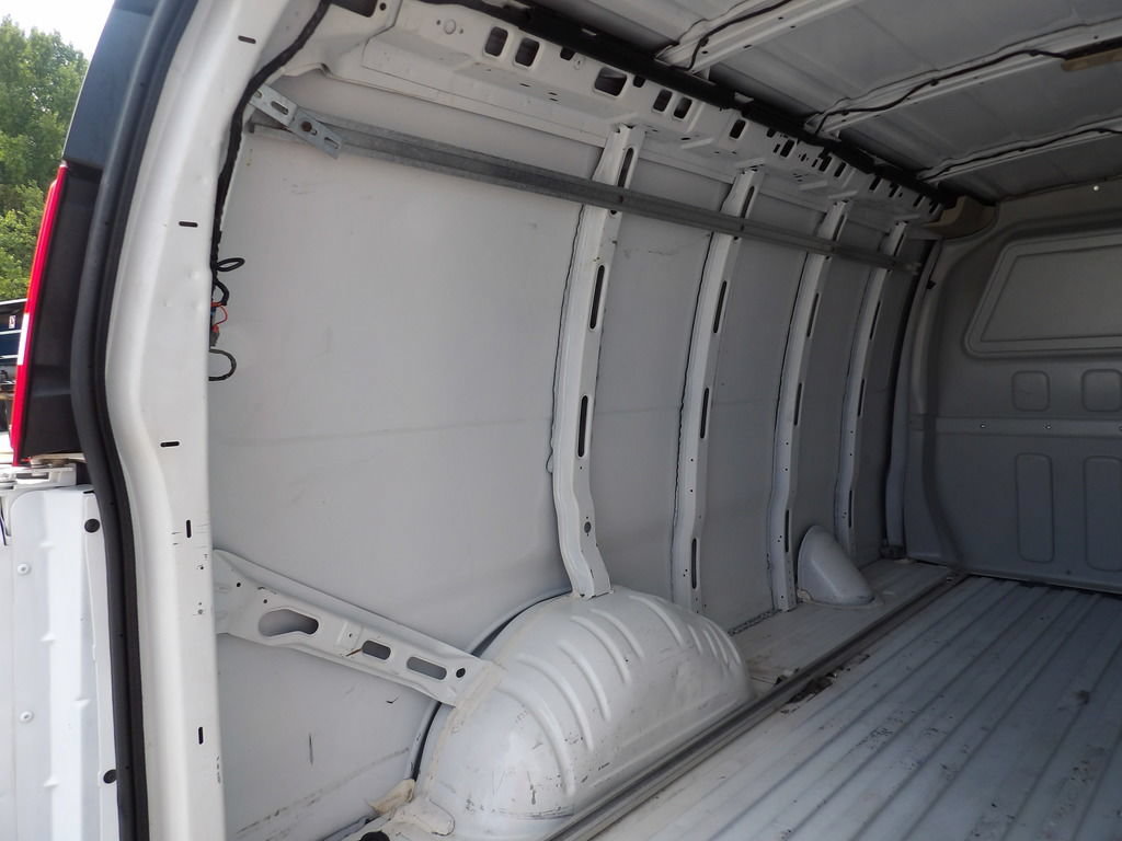 Used 2016 Chevrolet Express 2500 RWD image 43