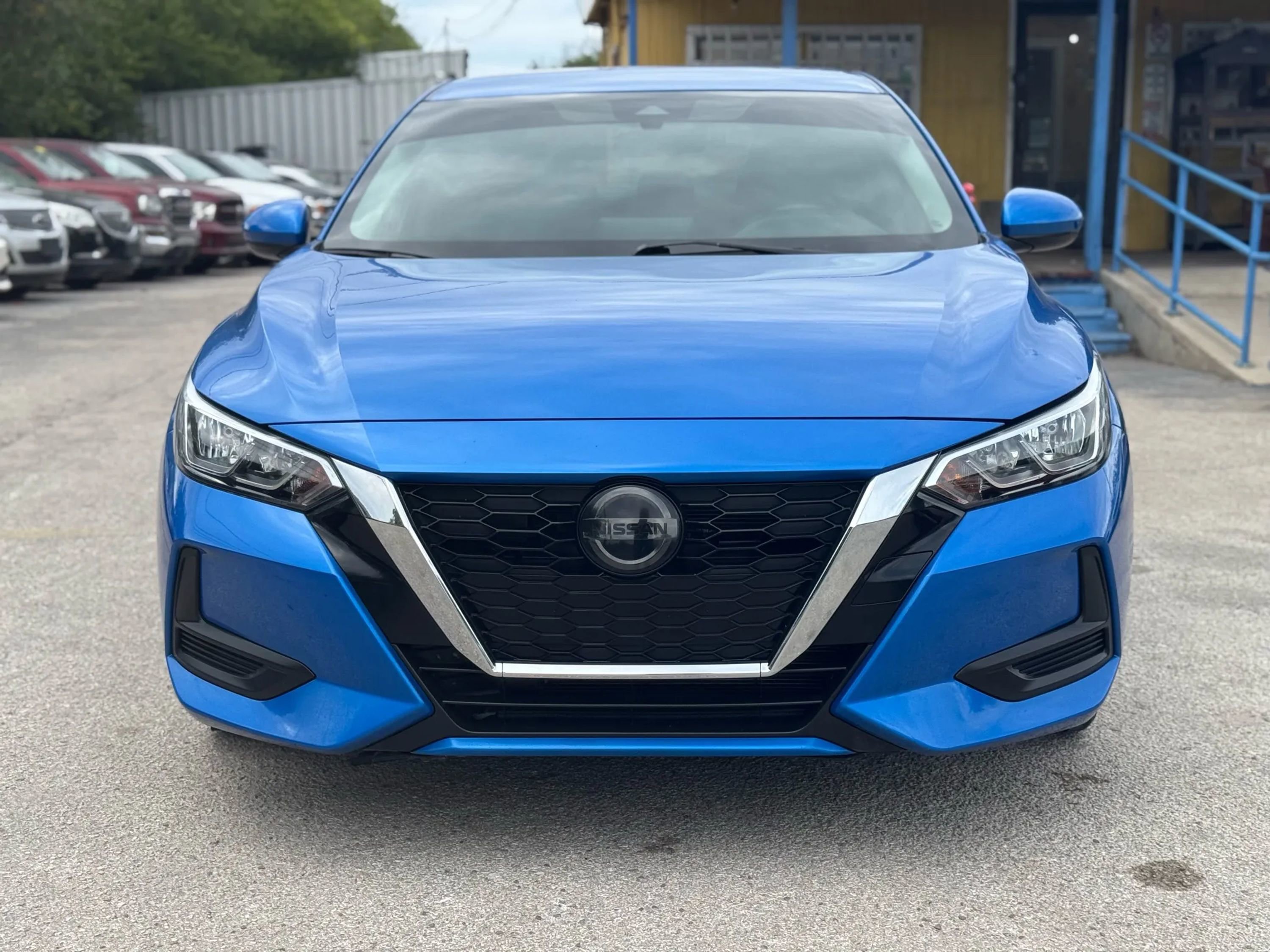 Used 2021 Nissan Sentra SV image 2