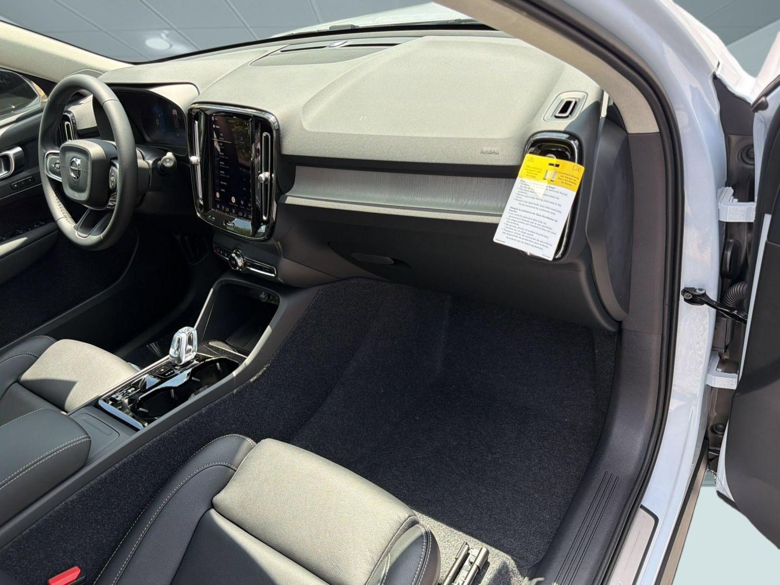 New 2026 Volvo XC40 B5 Plus w/ Climate Package AWD/4WD image 30