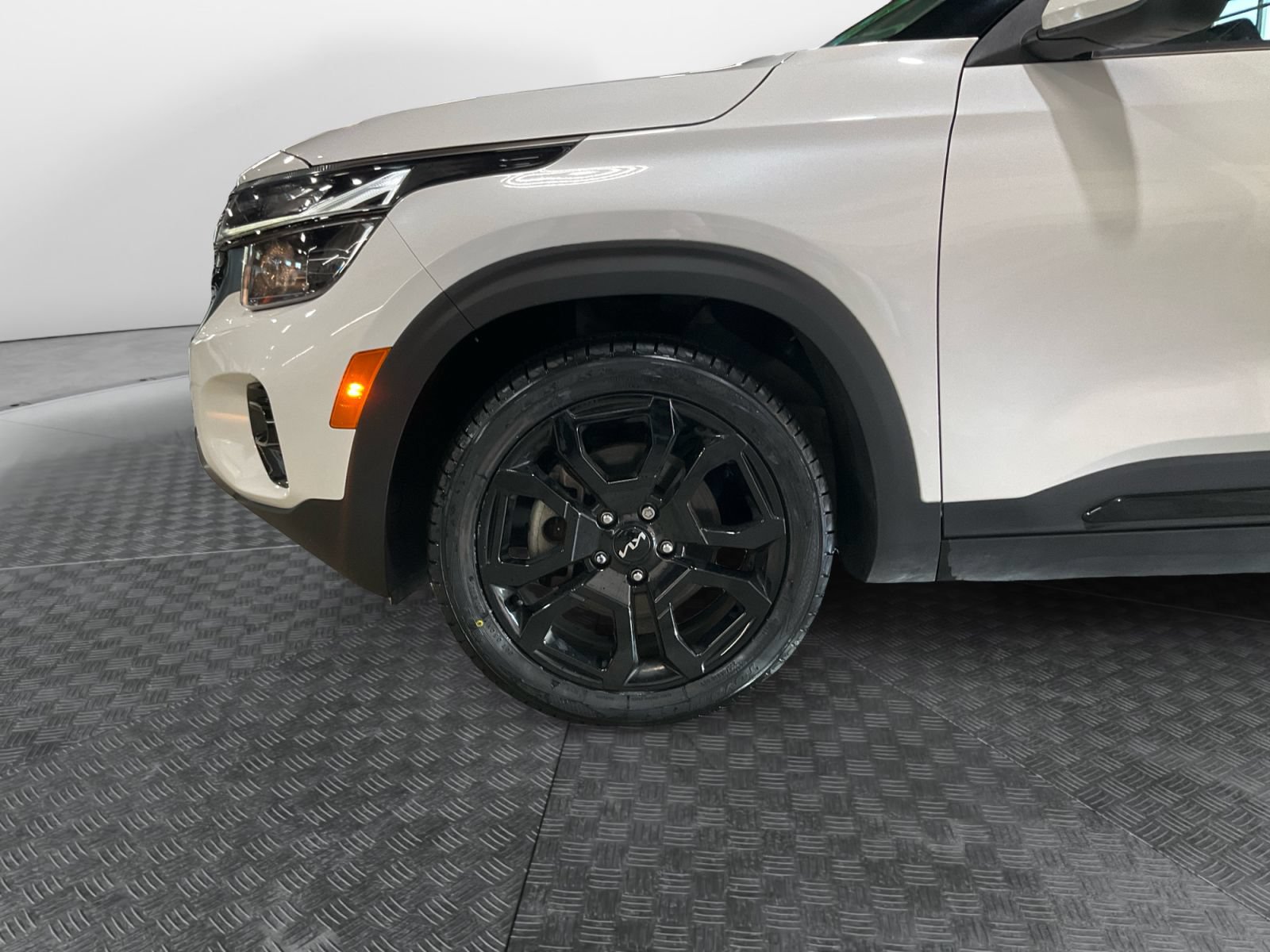 Used 2024 Kia Seltos X-Line AWD/4WD image 16