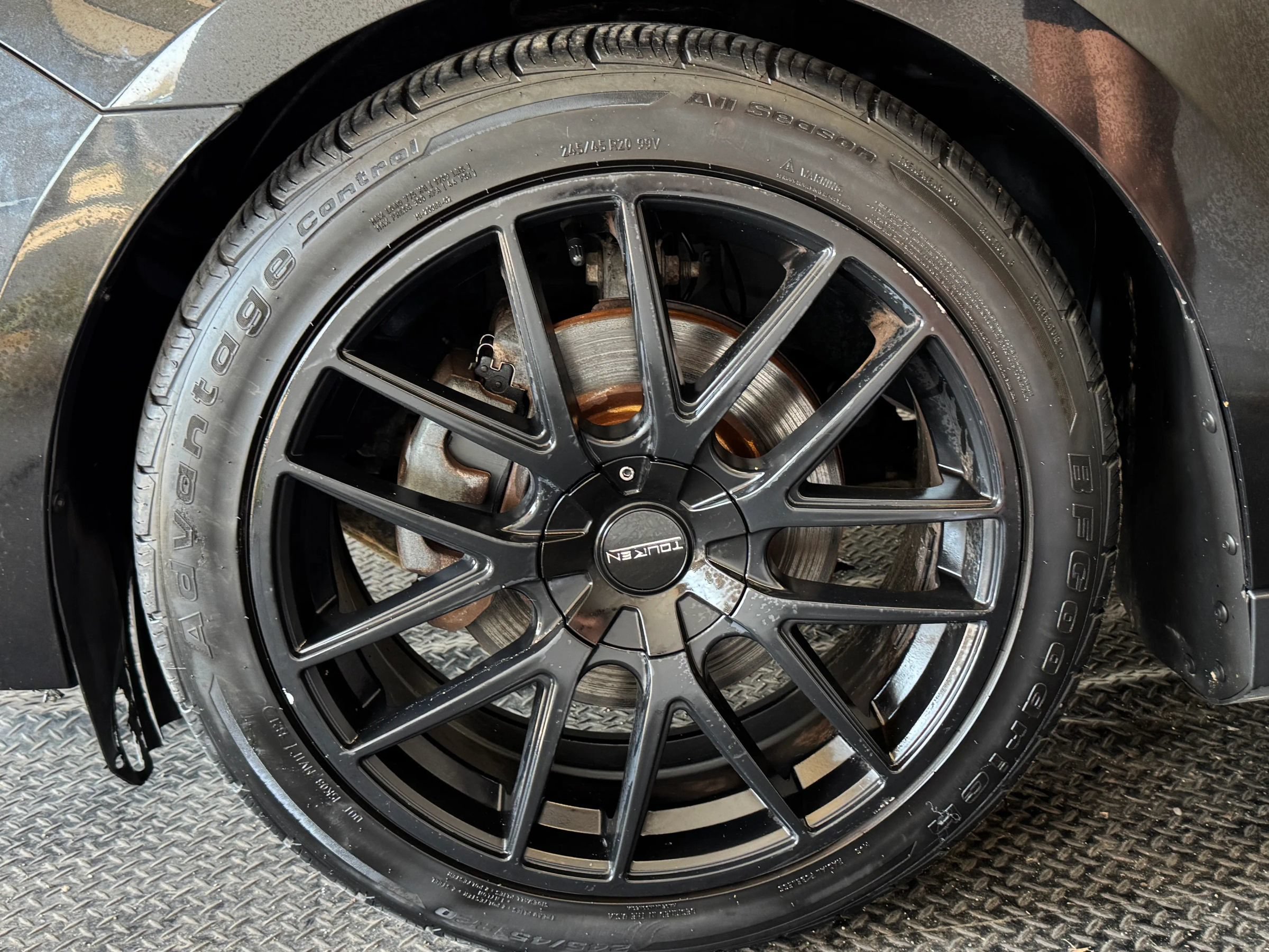 Used 2013 Ford Taurus Limited FWD image 9