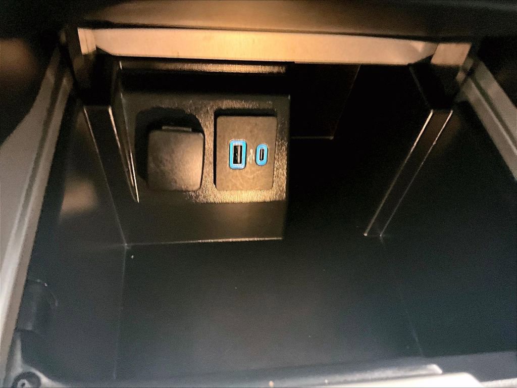 Used 2023 Ford Explorer Limited image 27