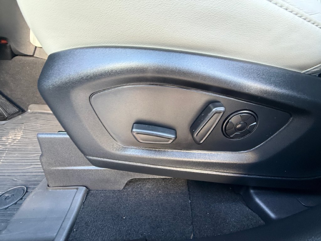 Used 2026 Ford Explorer Platinum w/ LUX Leather Package AWD/4WD image 13