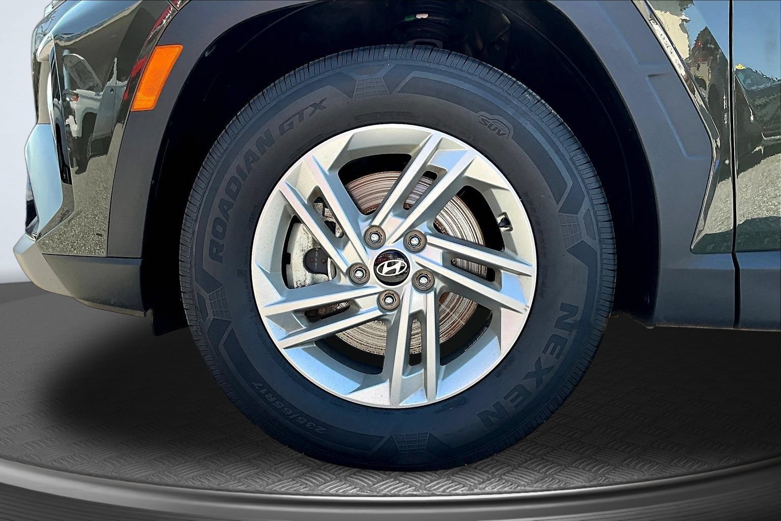 Used 2025 Hyundai Tucson SE FWD image 30