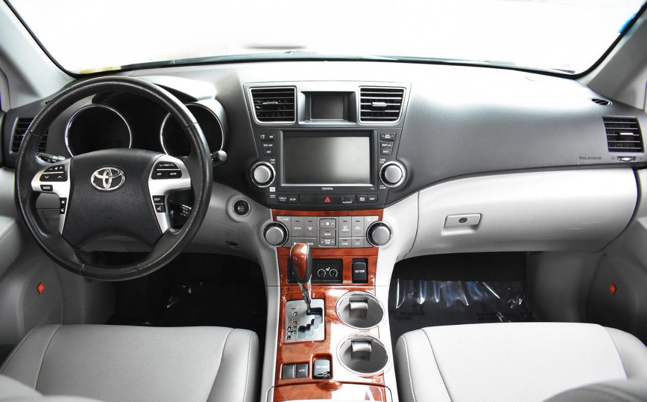 Used 2012 Toyota Highlander Limited image 50