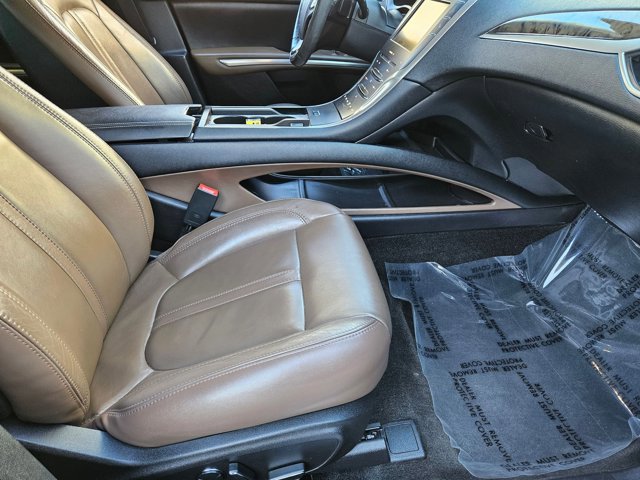 Used 2016 Lincoln MKZ w/ Technology Package image 18