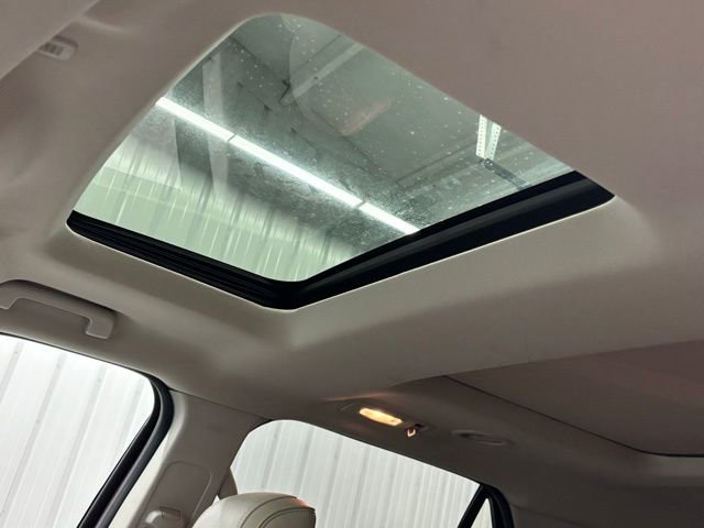 Used 2016 Ford Explorer Platinum image 40