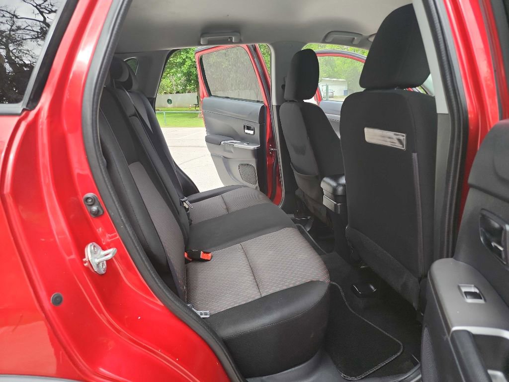 Used 2018 Mitsubishi Outlander Sport LE FWD image 29