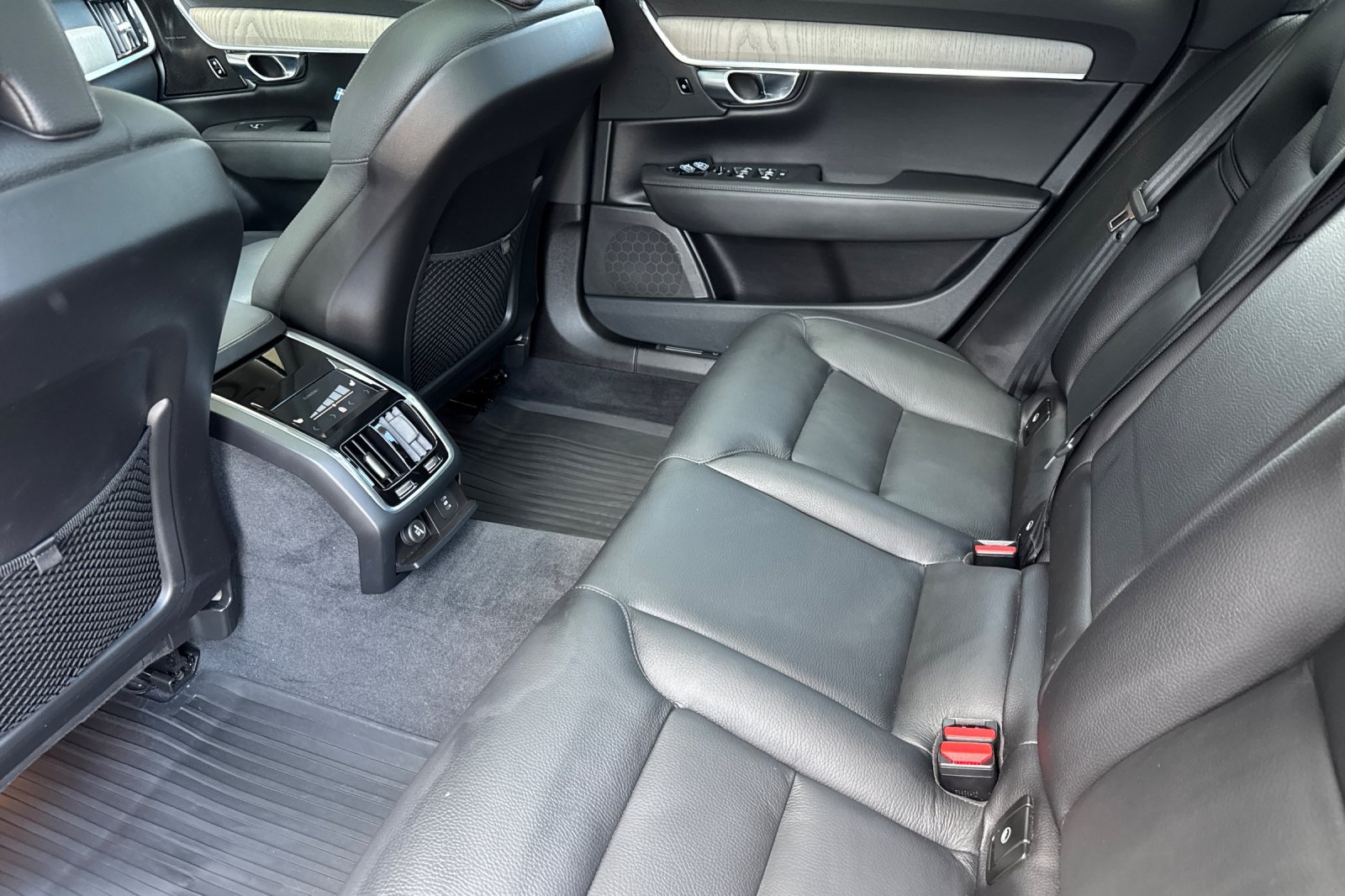 Used 2023 Volvo S90 B6 Plus w/ Protection Package Premier AWD/4WD image 12
