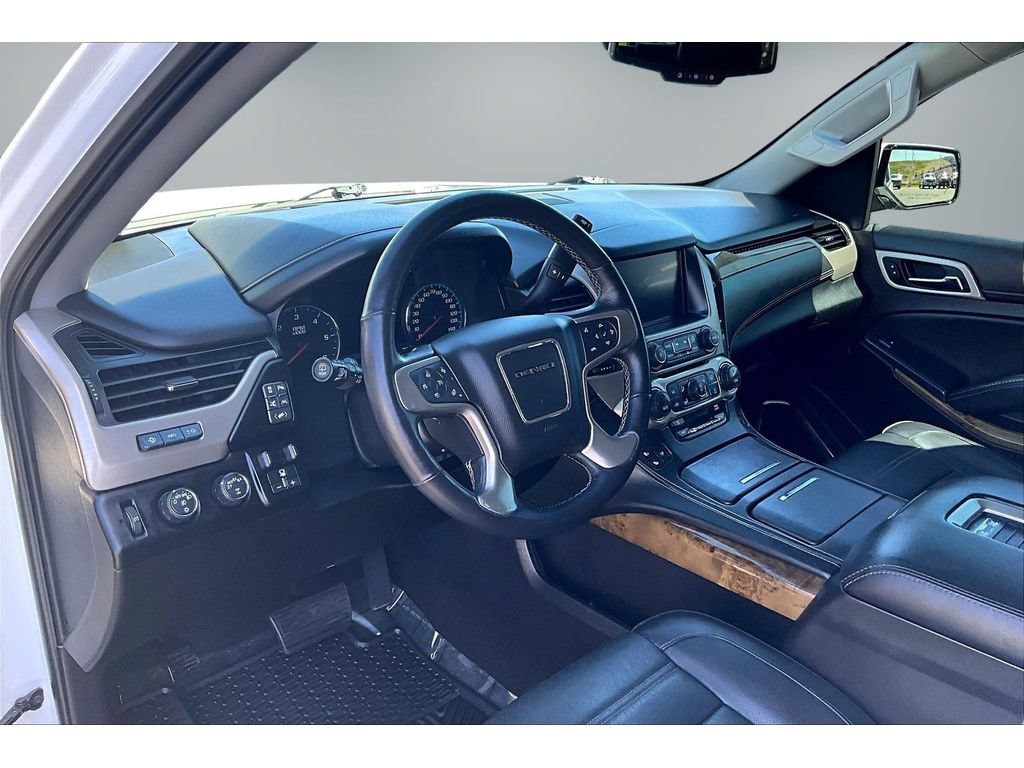 Used 2017 GMC Yukon Denali w/ Open Road Package AWD/4WD image 14