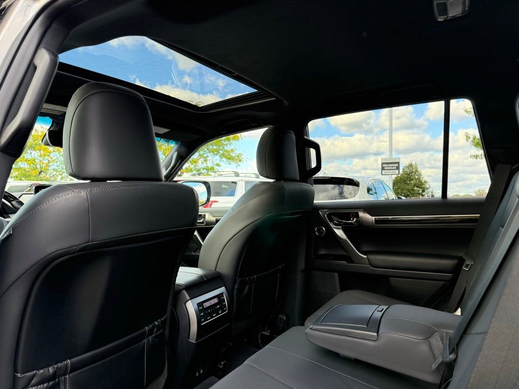 Used 2022 Lexus GX 460 Premium image 16