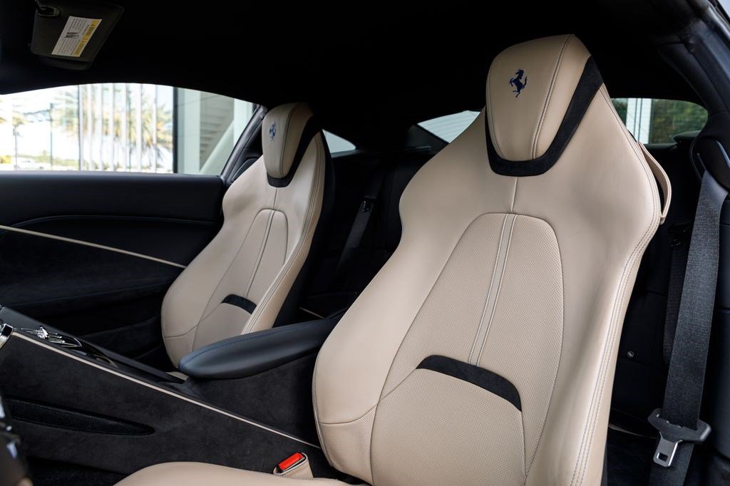 Used 2023 Ferrari Roma RWD image 10