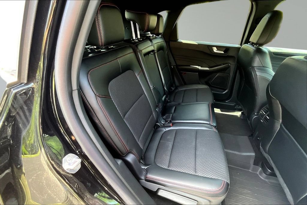 New 2025 Ford Escape ST-Line w/ Tech Pack #1 AWD/4WD image 10
