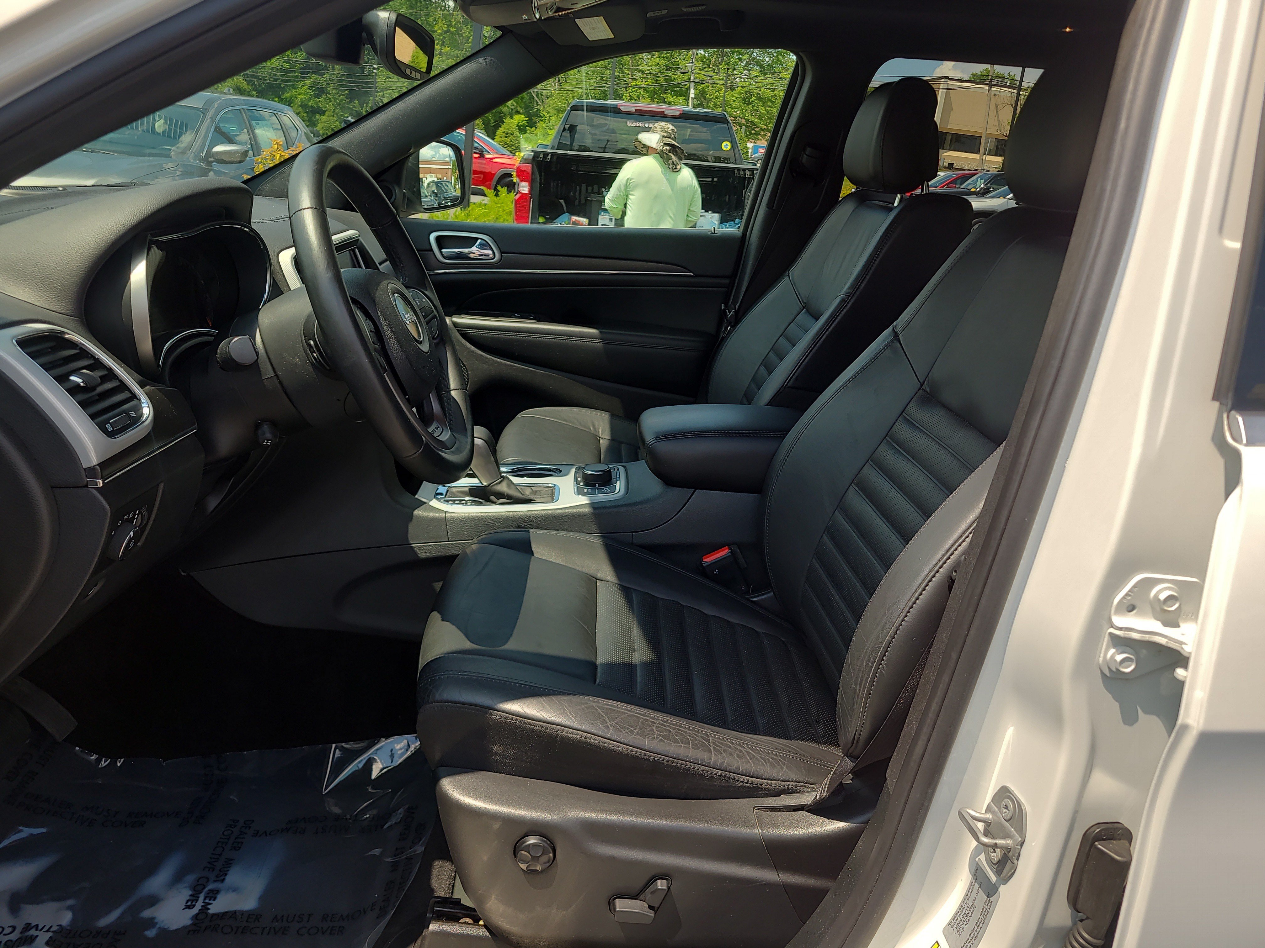Used 2018 Jeep Grand Cherokee Limited AWD/4WD image 16