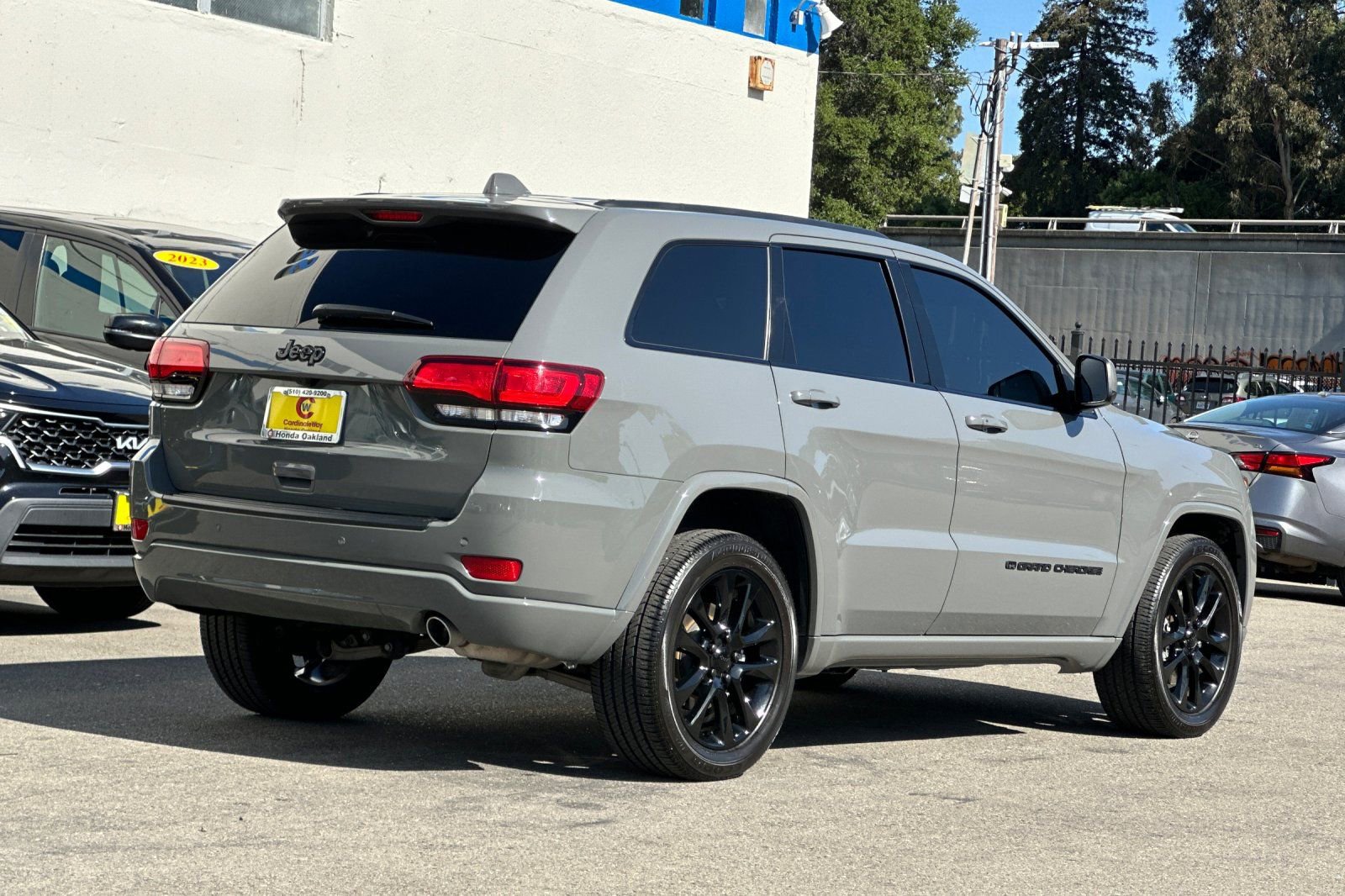 Used 2022 Jeep Grand Cherokee Laredo X image 4