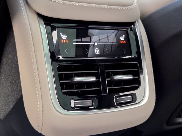 New 2026 Volvo XC90 B6 Plus w/ Protection Package Premier AWD/4WD image 14