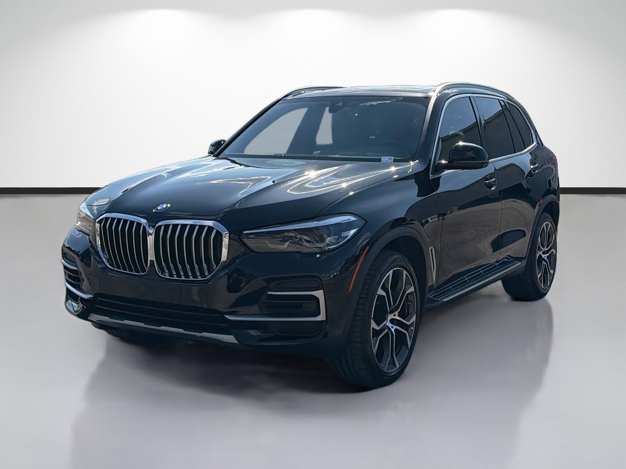 Used 2023 BMW X5 xDrive45e w/ Parking Assistance Package AWD/4WD image 7