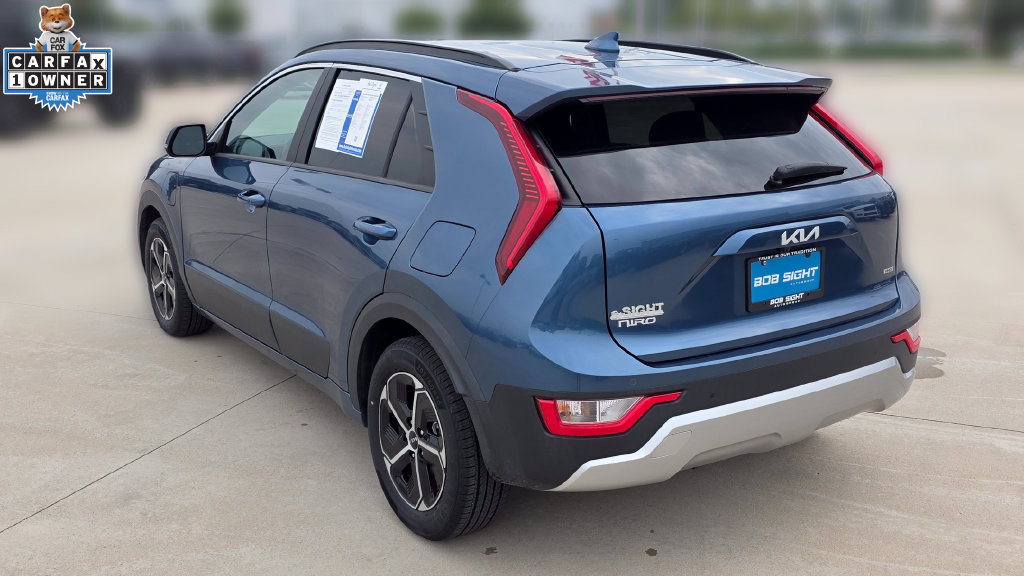 Used 2025 Kia Niro EX w/ EX Cold Weather Package FWD image 3
