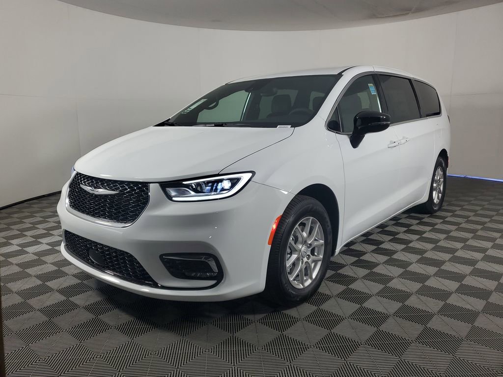 New 2026 Chrysler Pacifica Select image 8